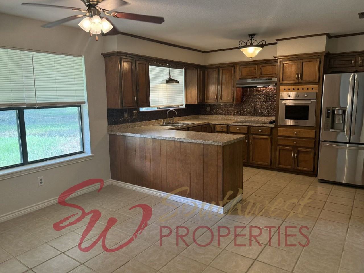 719 Diana Ln - Photo 4 of 12