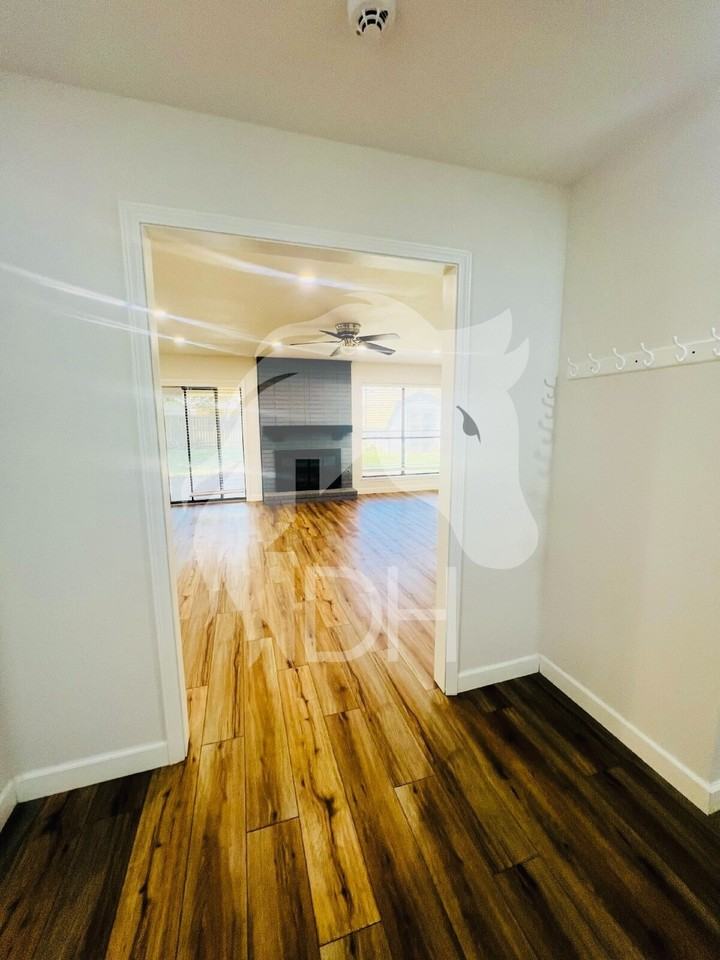 414 Deer Run - Photo 3 of 35