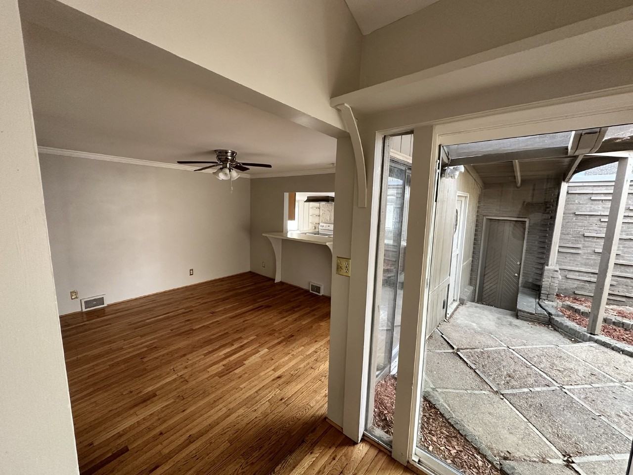 2395 E Wesley Ave - Photo 7 of 41