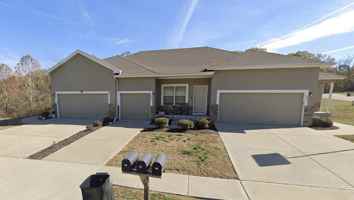 featured image of 633 N 74th St