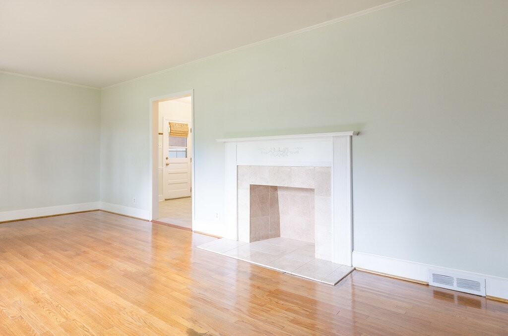 827 Glendora Dr - Photo 3 of 25