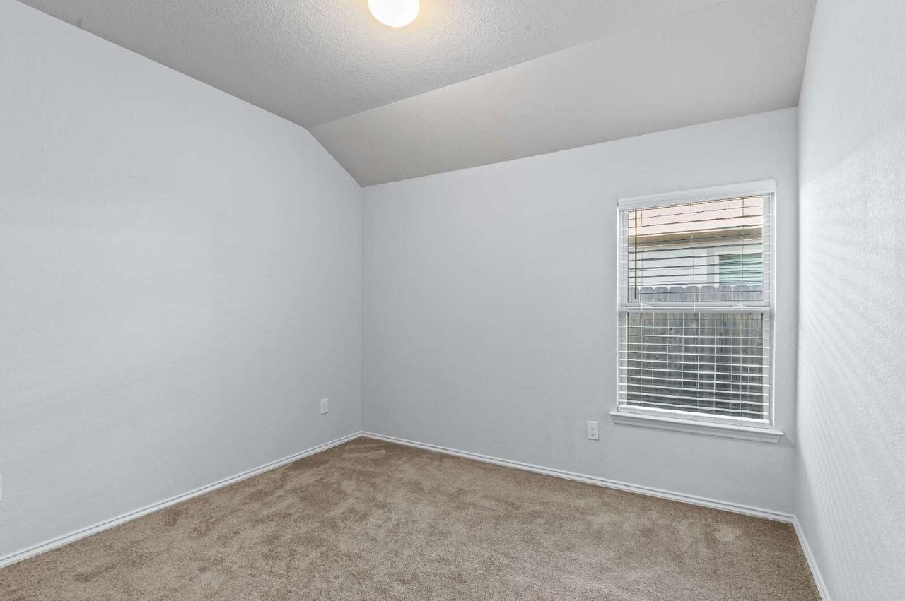 2024 Cedar Tree Ct - Photo 6 of 20