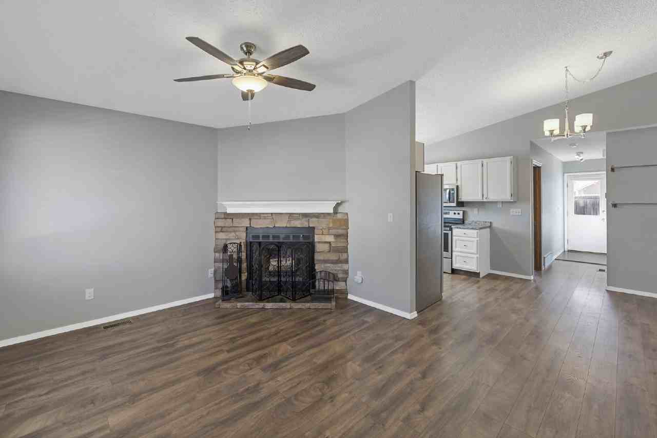 4125 Dolphin Cir - Photo 3 of 36