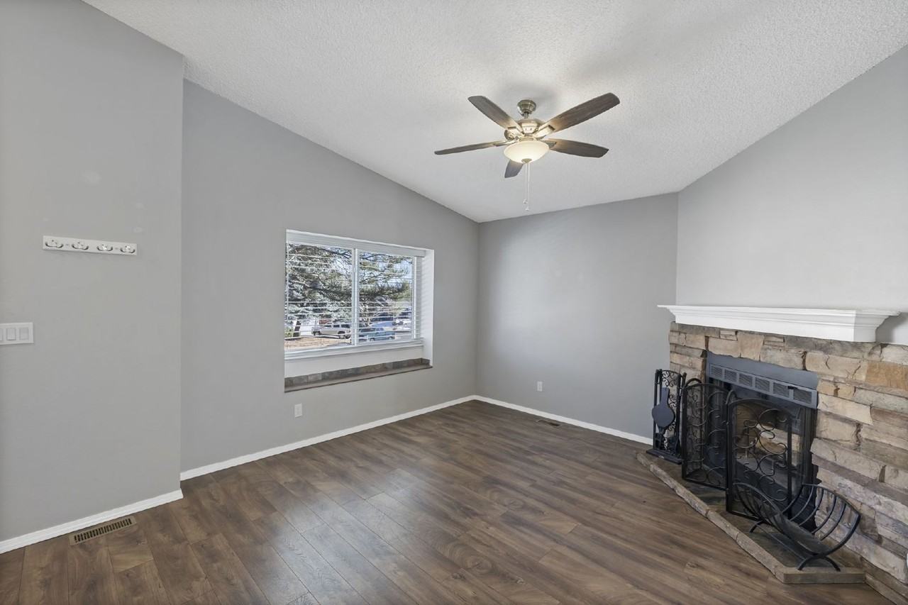 4125 Dolphin Cir - Photo 6 of 36