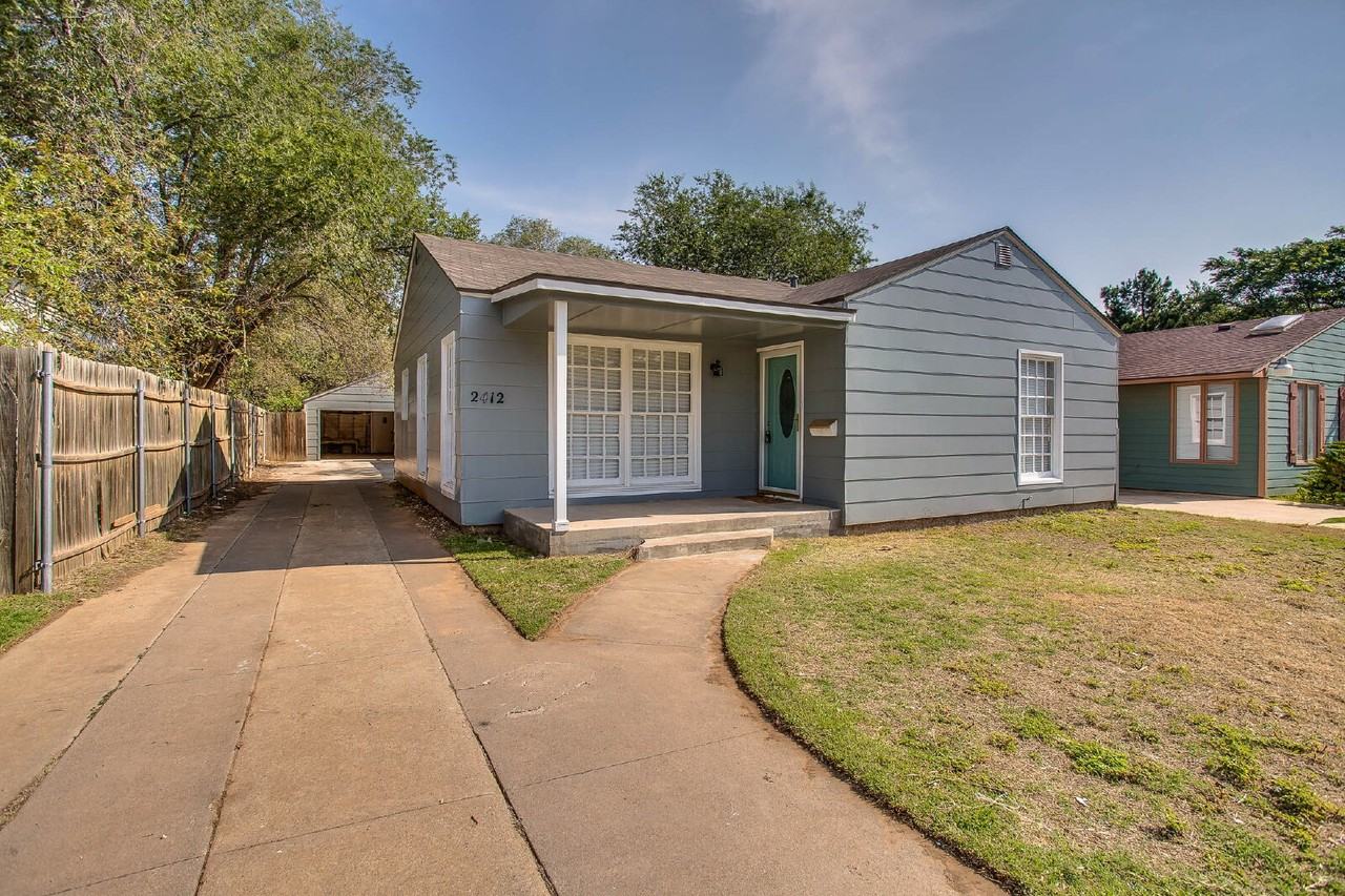 2412 22nd St - Photo 2 of 18