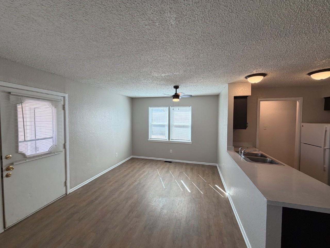 9604 Elgin Ave - Photo 3 of 12