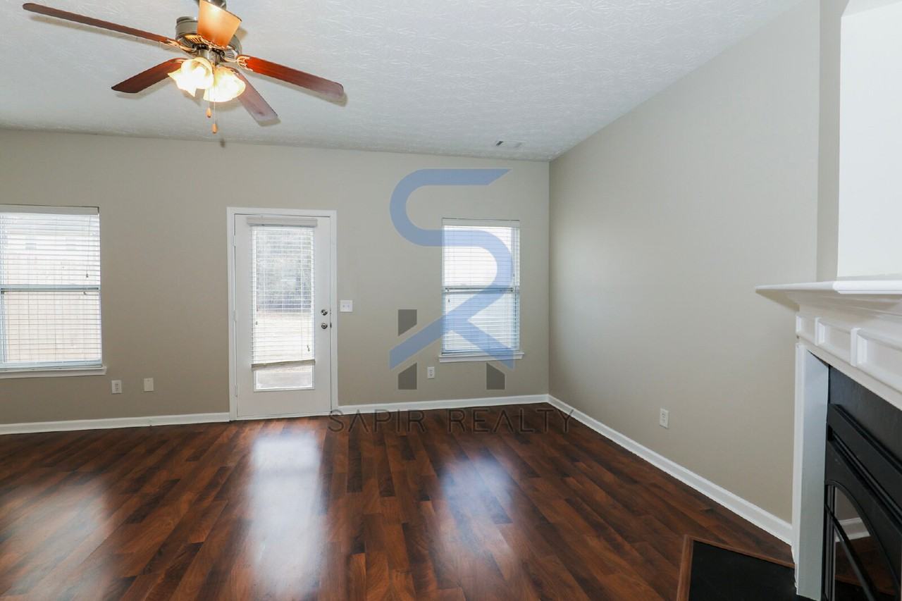 6212 Ellenwood Dr - Photo 4 of 20