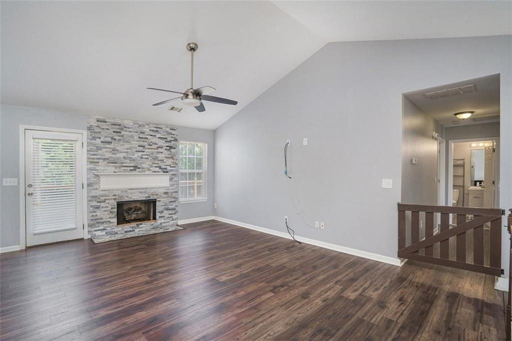 5060 Meadow Overlook - Photo 3 of 13