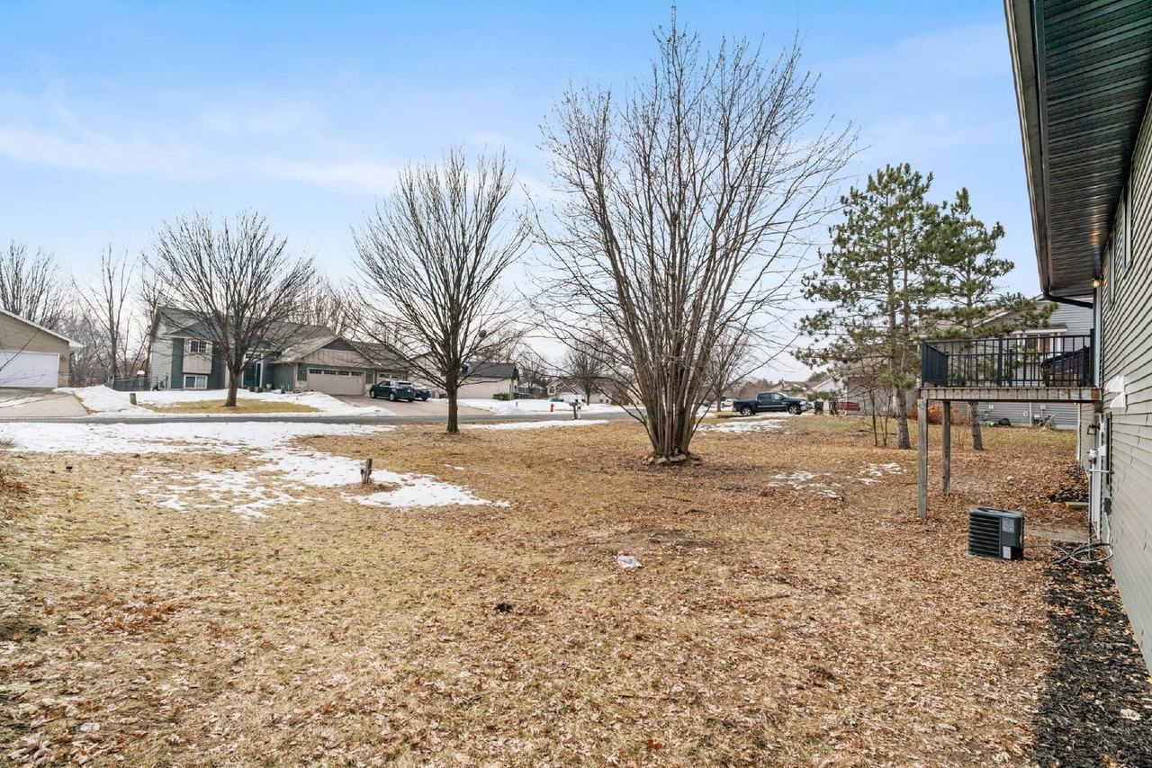 634 Main St - Photo 4 of 48