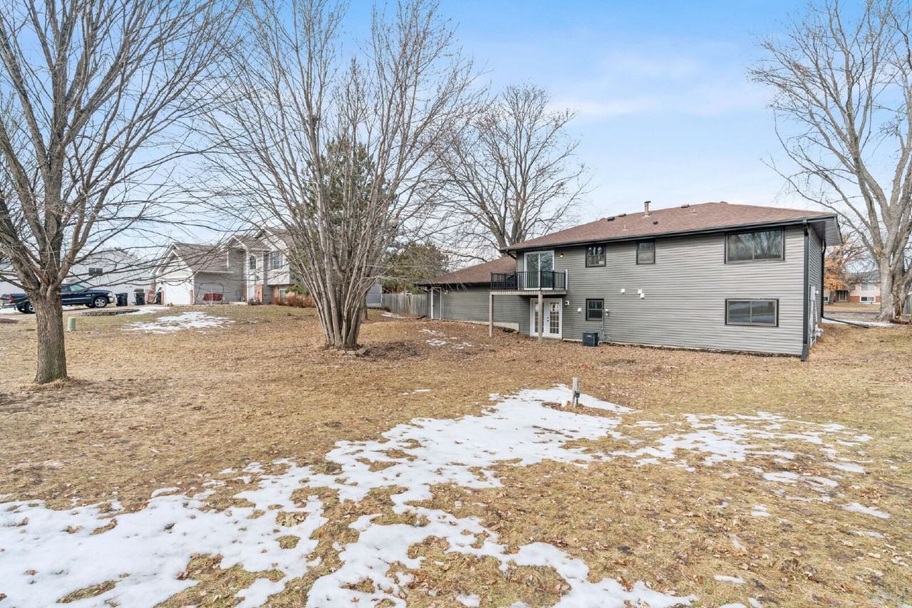 634 Main St - Photo 5 of 48