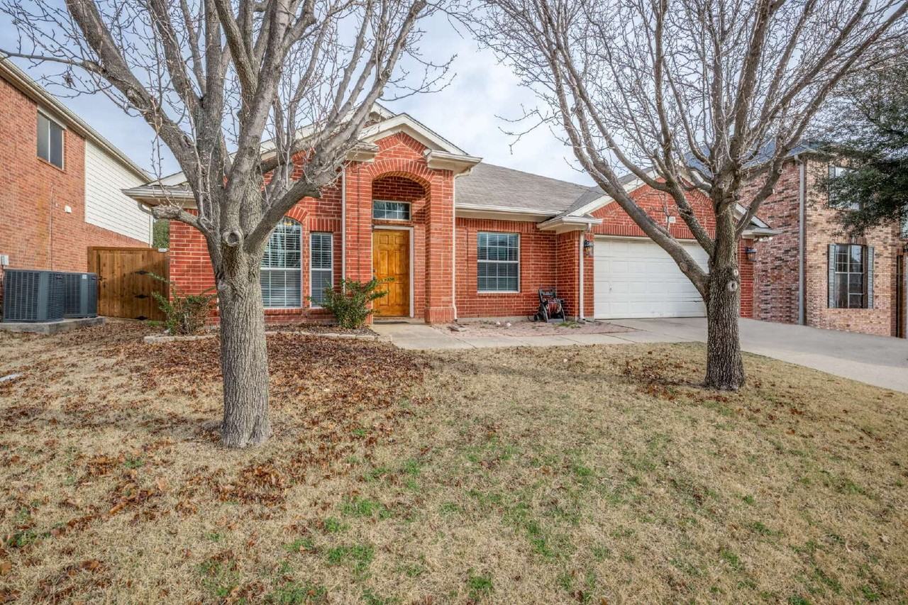 3013 Ocean Dr - Photo 2 of 26