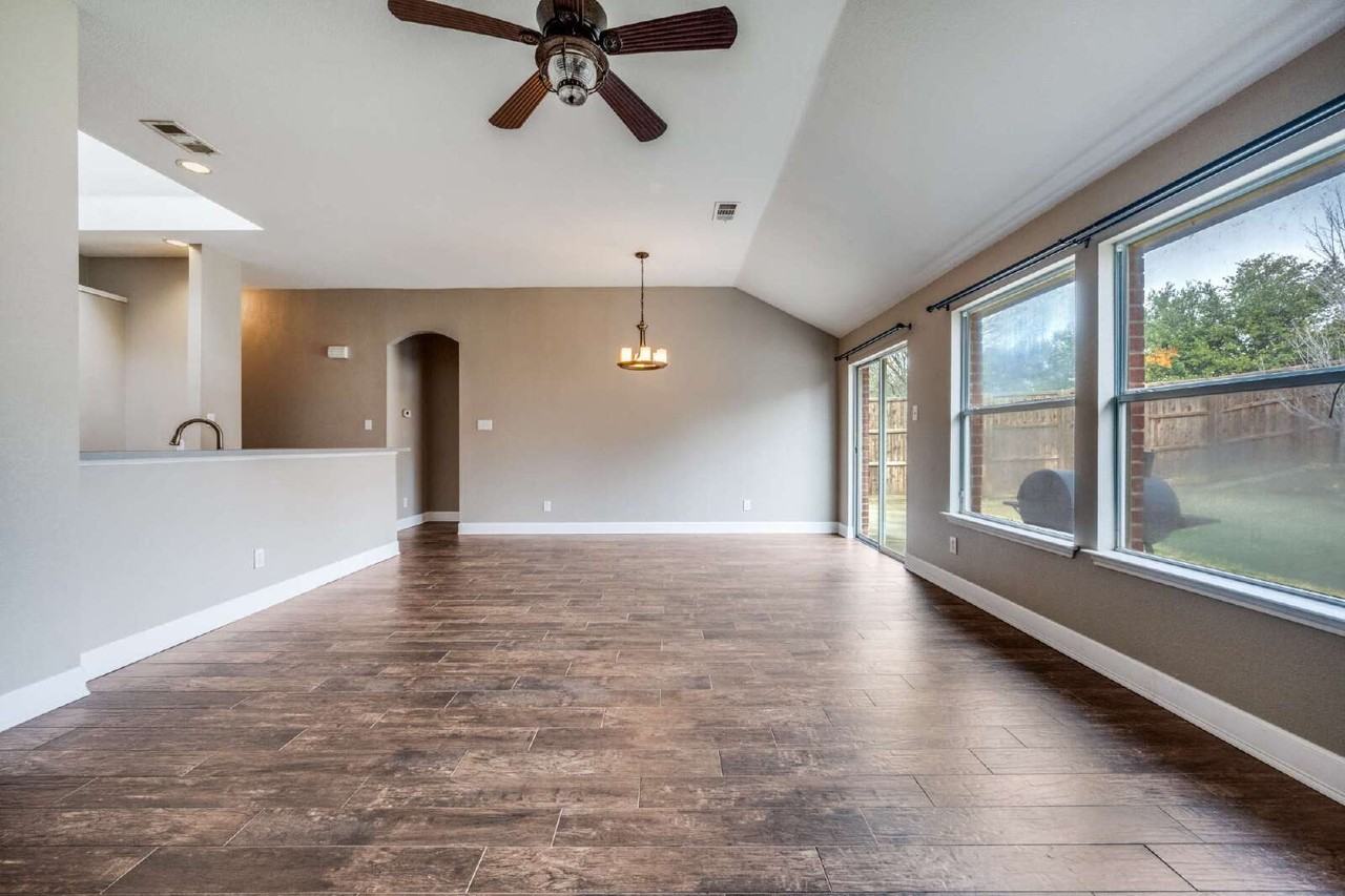 3013 Ocean Dr - Photo 6 of 26