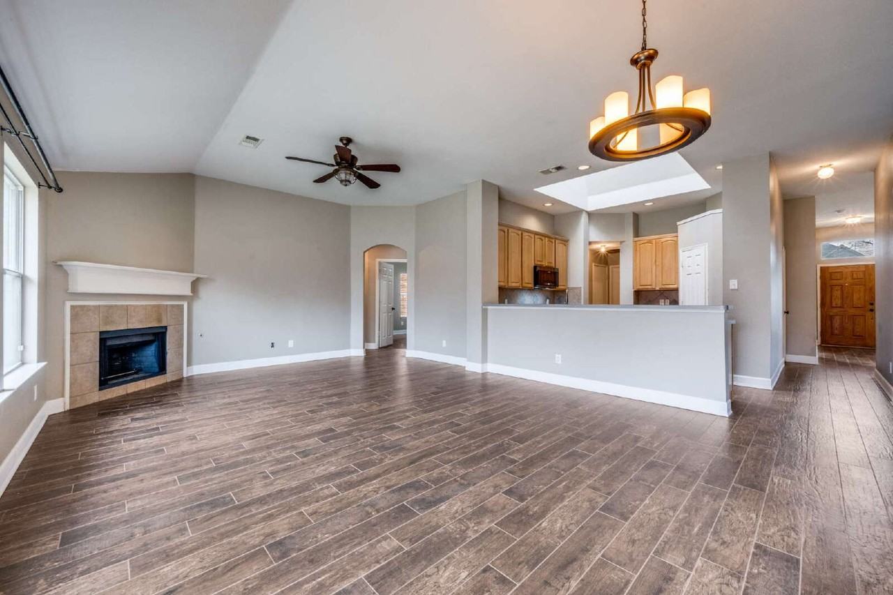 3013 Ocean Dr - Photo 7 of 26