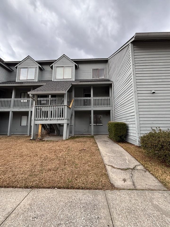 8483 Yadkin Cir #D - Photo 2 of 33
