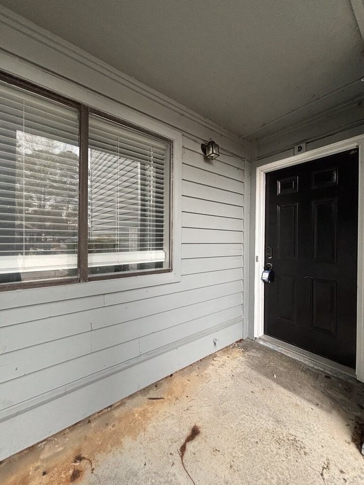 8483 Yadkin Cir #D - Photo 3 of 33