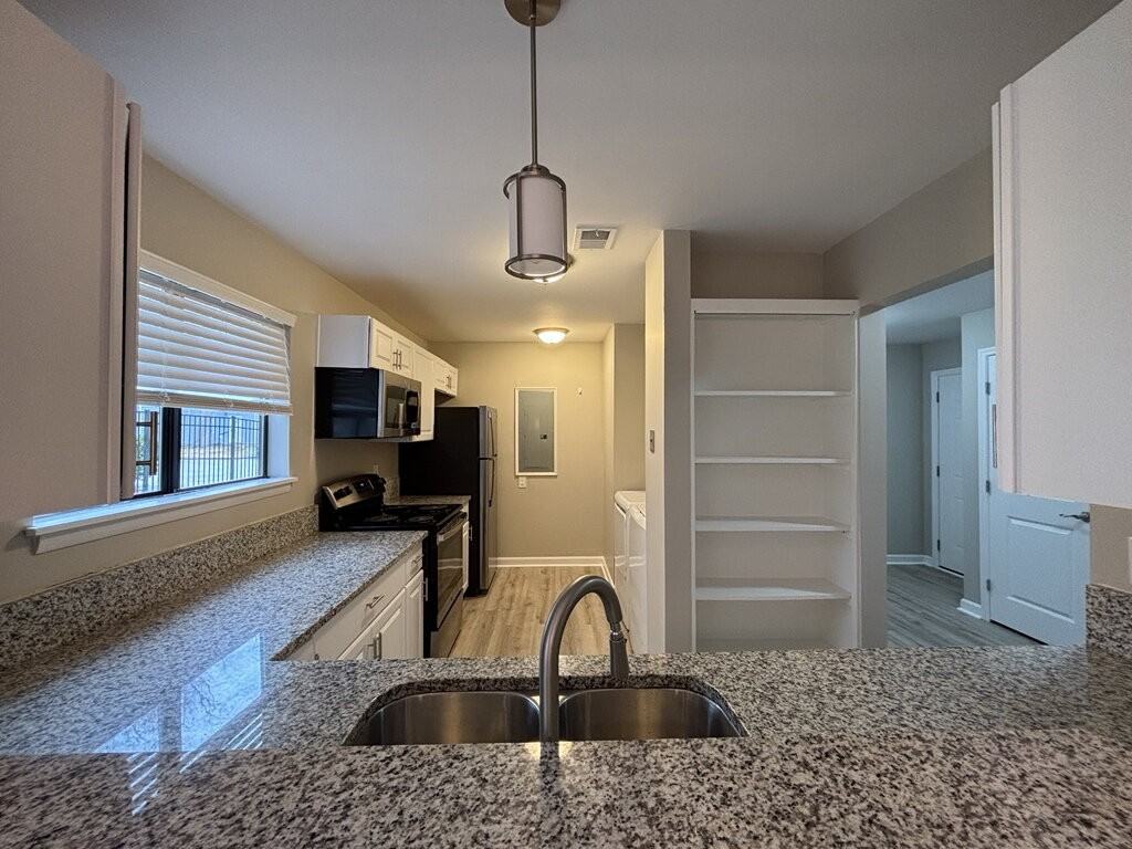 8483 Yadkin Cir #D - Photo 6 of 33