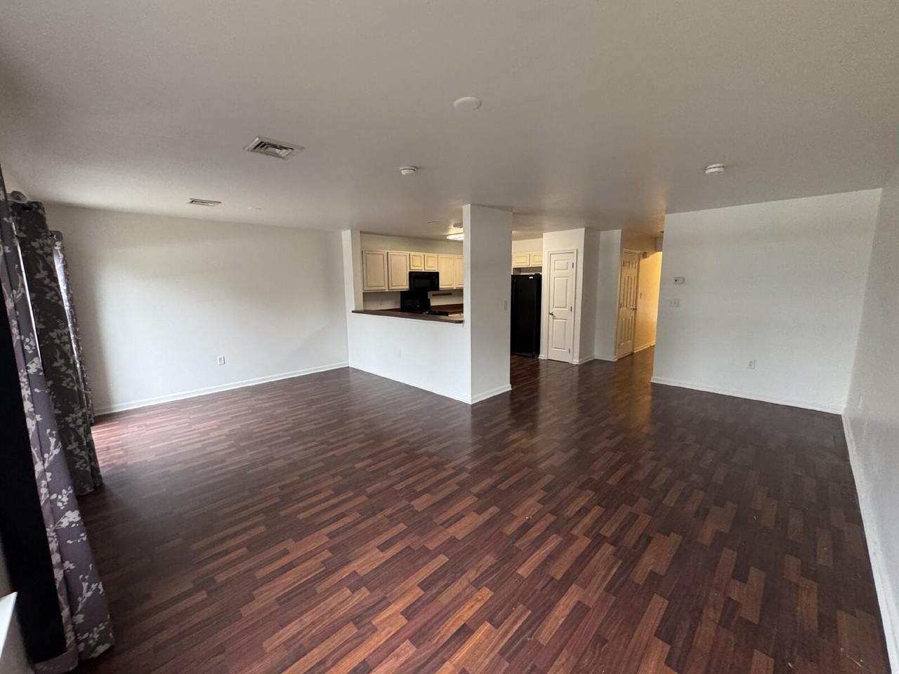 112 Hawk Ct - Photo 3 of 17