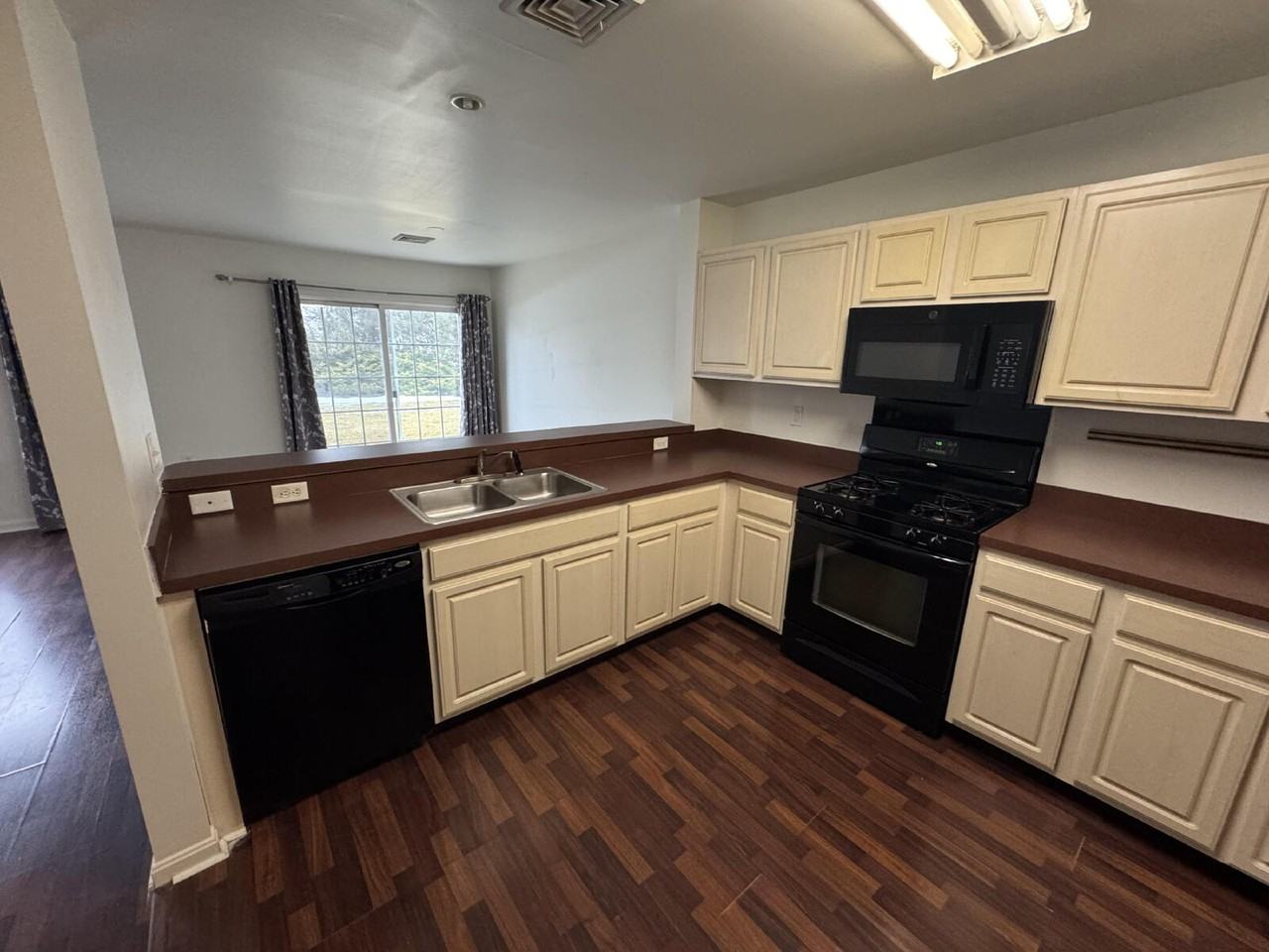 112 Hawk Ct - Photo 6 of 17