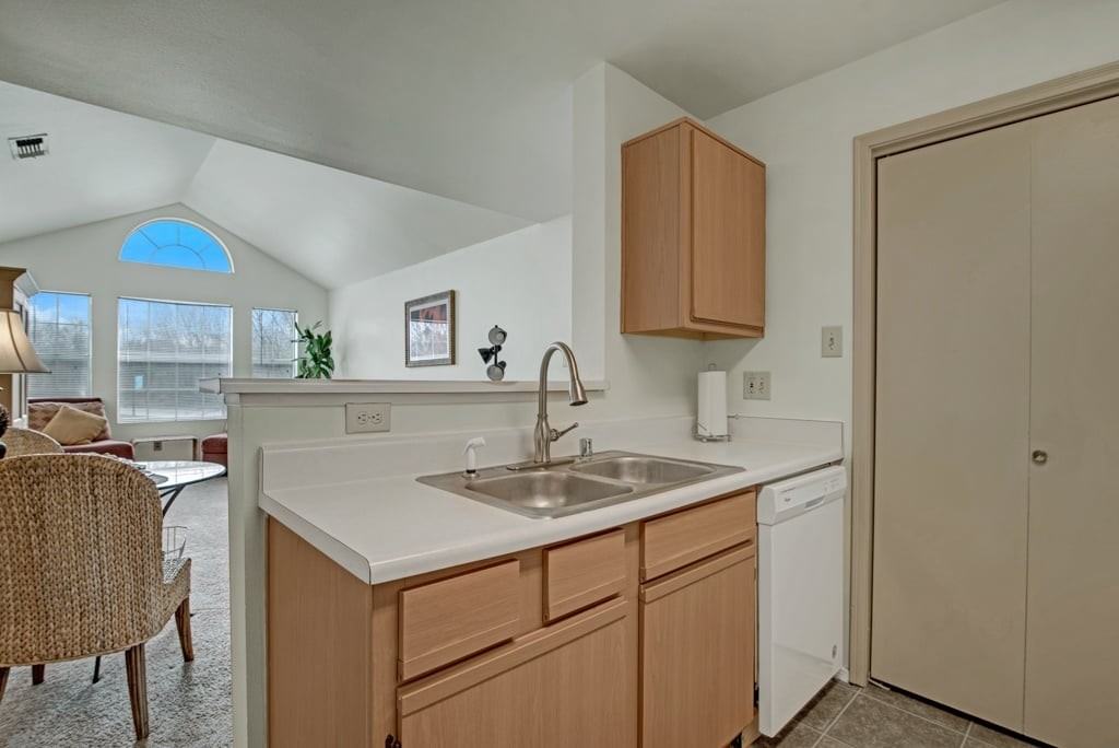 St. James Place - Photo 4 of 23