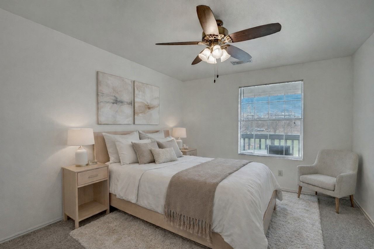 St. James Place - Photo 6 of 23