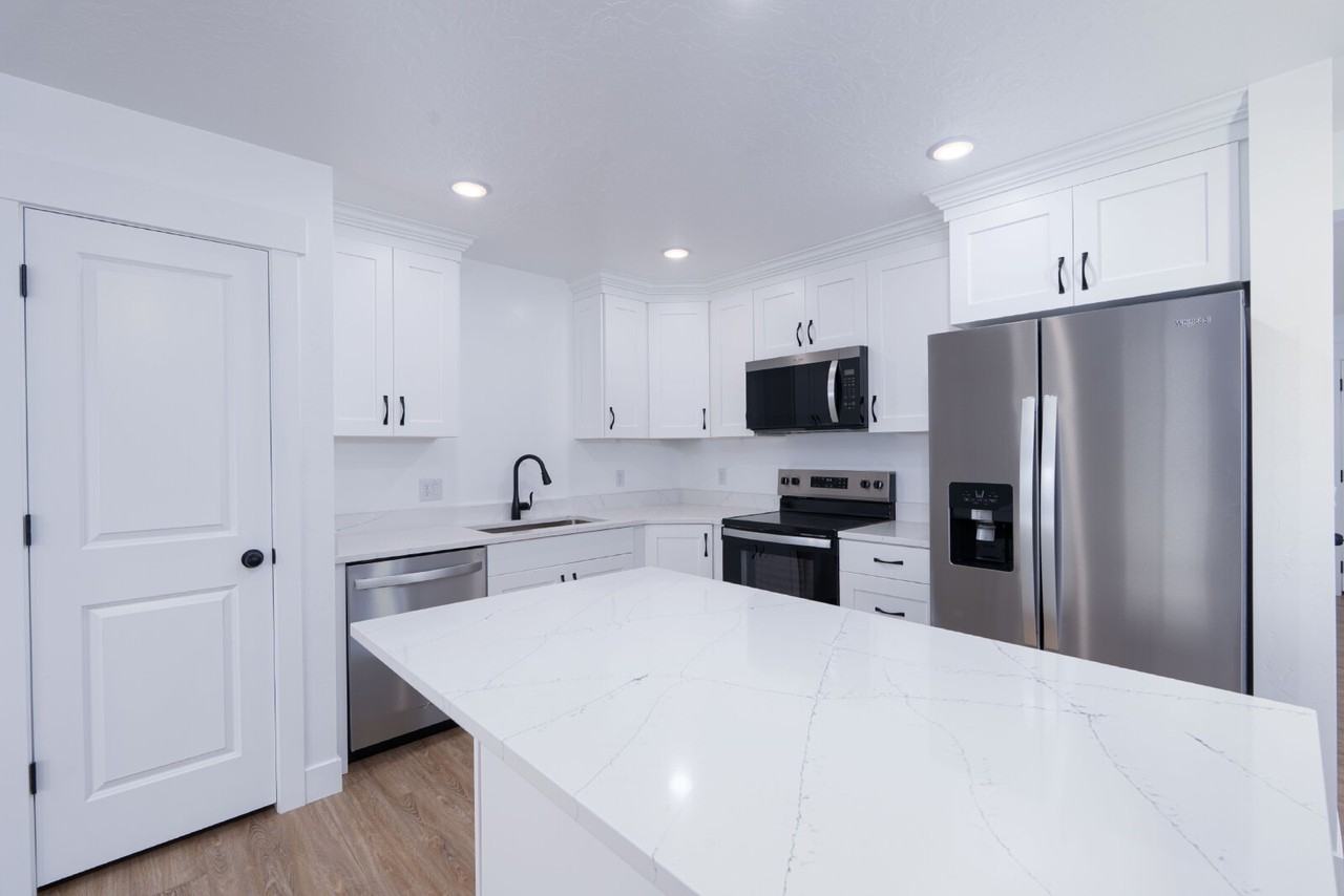 1558 W Partridge Dr - Photo 3 of 14