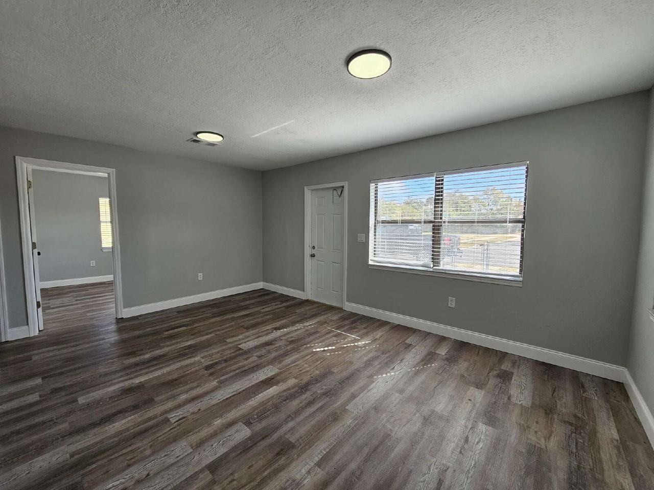 814 Tropic St - Photo 2 of 17