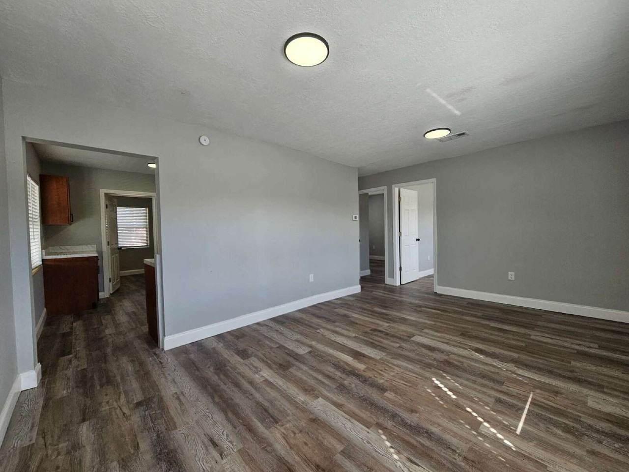 814 Tropic St - Photo 3 of 17