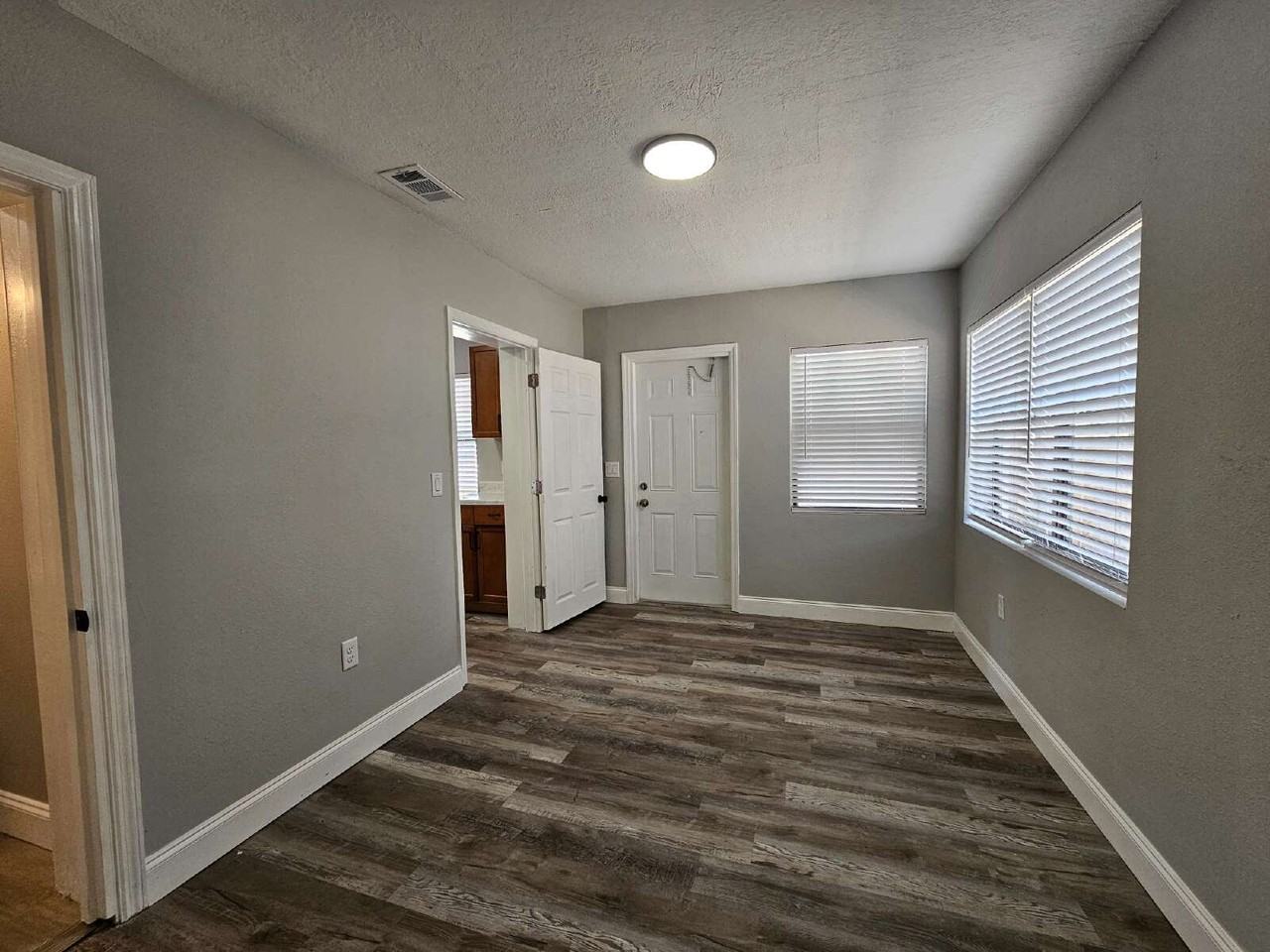 814 Tropic St - Photo 6 of 17