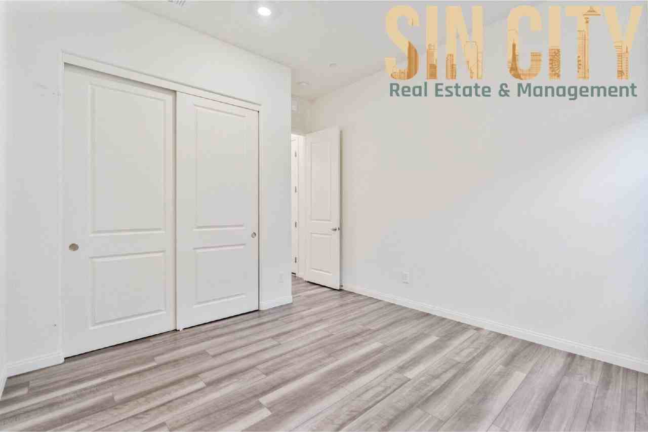 11828 Black Canary Ave - Photo 5 of 16