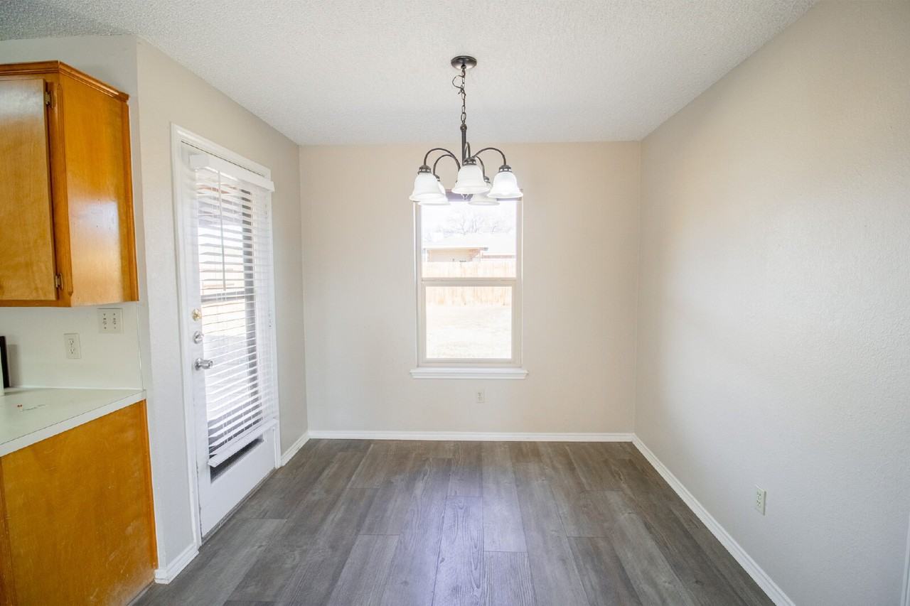 5742 Dartmouth Dr - Photo 4 of 15