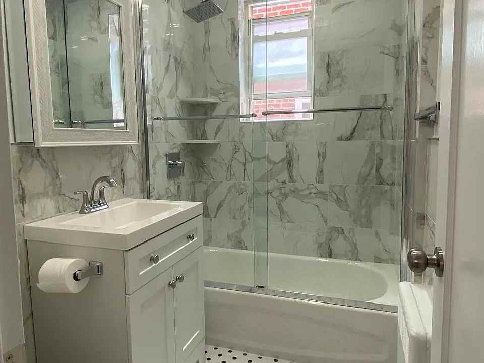 2015 Hering Ave - Photo 7 of 13