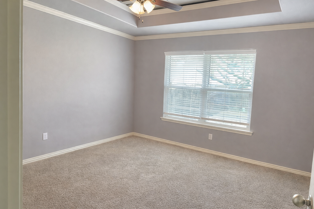 3995 Highland Dr - Photo 5 of 7