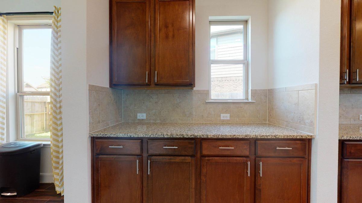 1227 Posey Ridge Ln - Photo 7 of 38