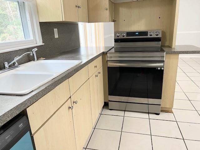 845 White Oak Ct - Photo 7 of 18