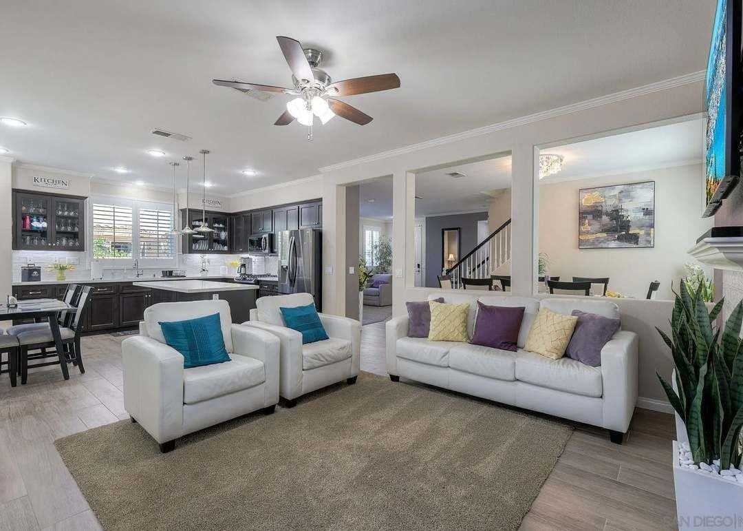 5303 Seaglen Way - Photo 5 of 18