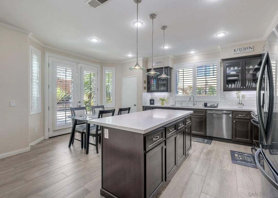 5303 Seaglen Way - Photo 7 of 18