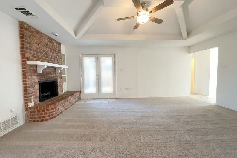 708 Sandy Trl - Photo 2 of 11