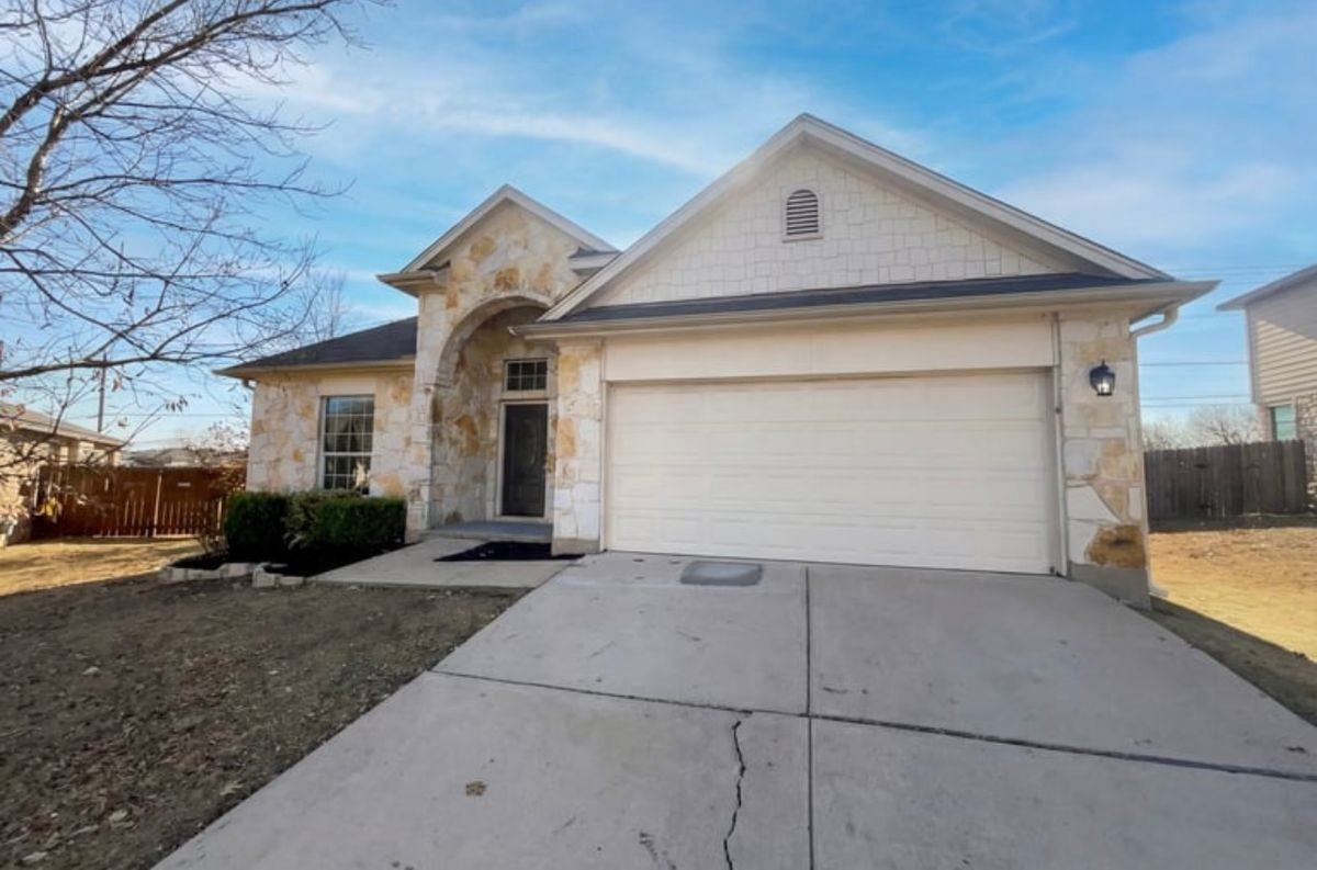 1001 Estival Dr - Photo 2 of 12