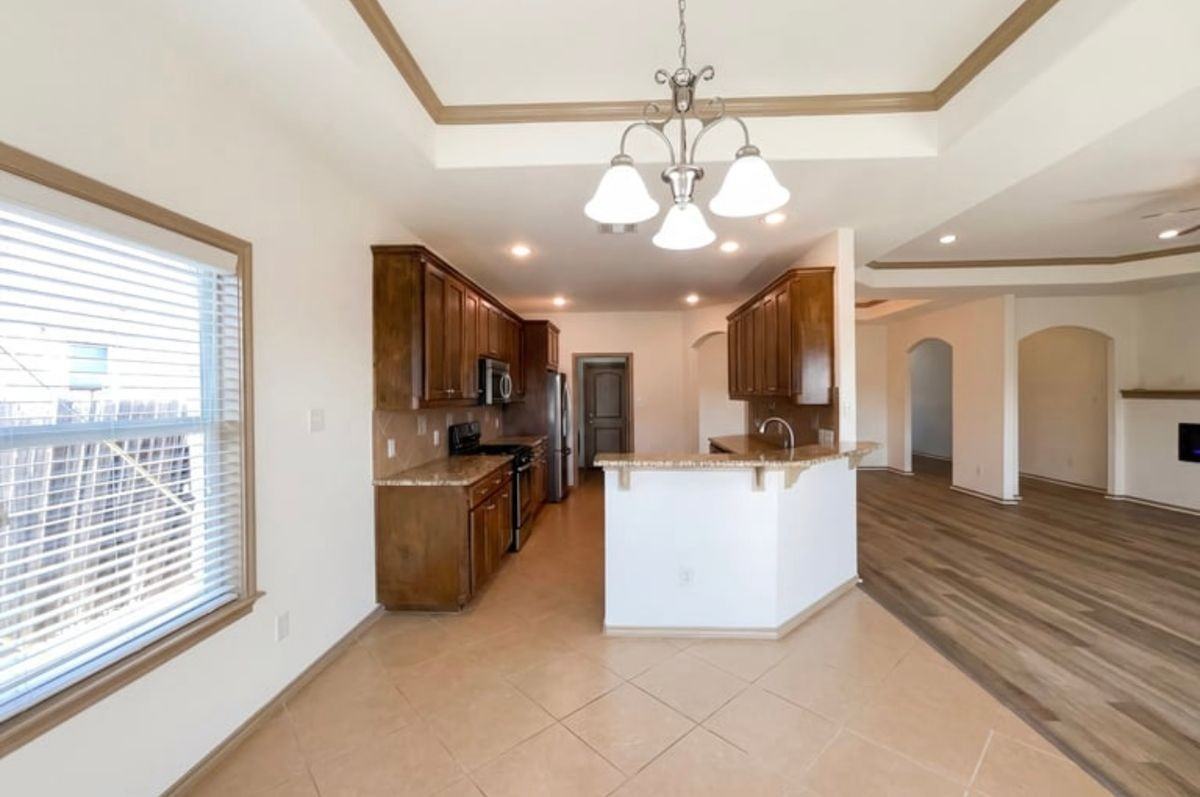 1001 Estival Dr - Photo 7 of 12