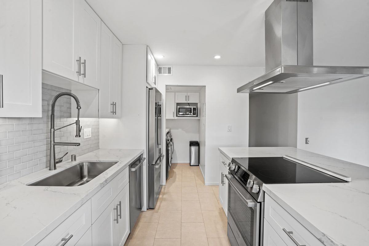 3338 La Mesa Dr - Photo 4 of 23