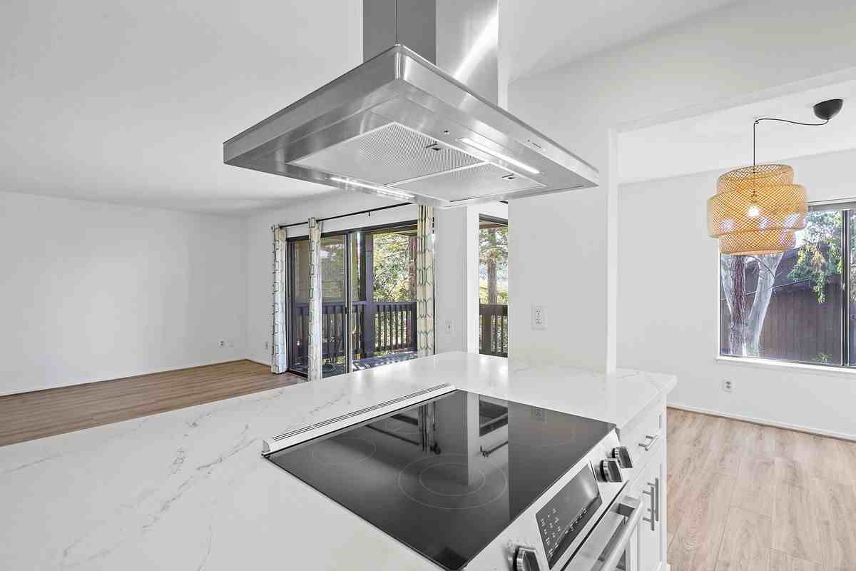 3338 La Mesa Dr - Photo 5 of 23