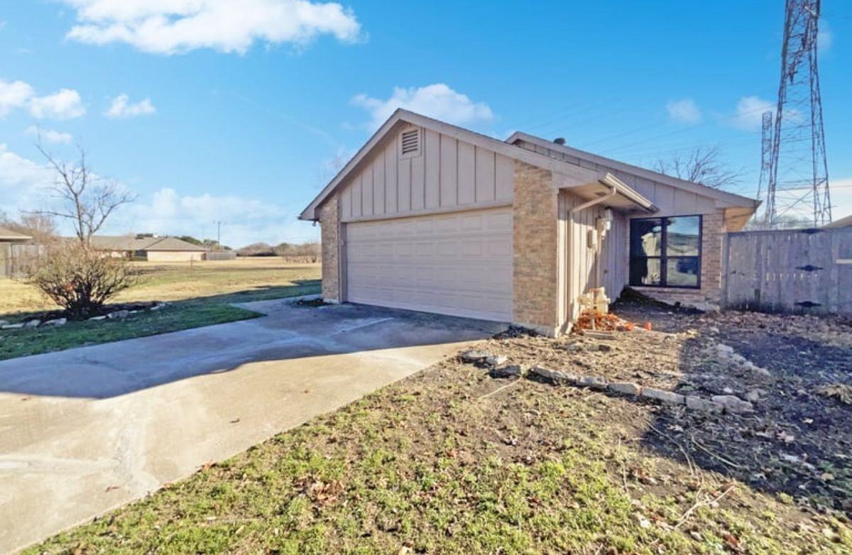 6505 Castille Ct - Photo 5 of 15