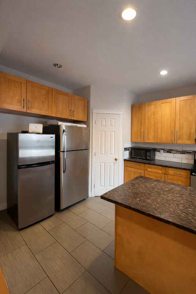 11916 78 St Nw - Photo 5 of 18