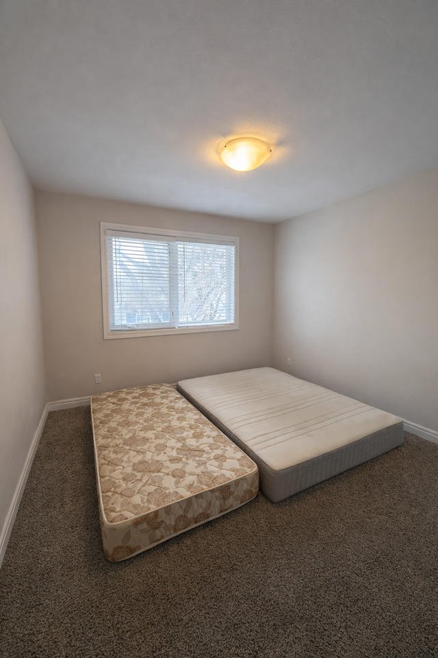 11916 78 St Nw - Photo 6 of 18