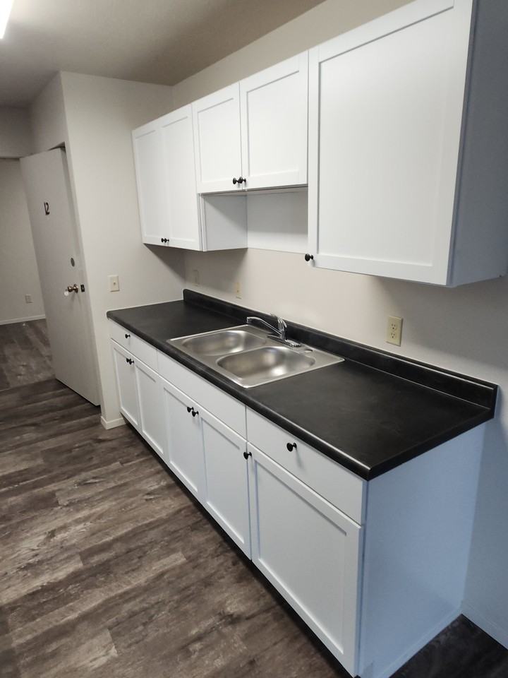 321 S Poplar Ave #6 - Photo 3 of 11