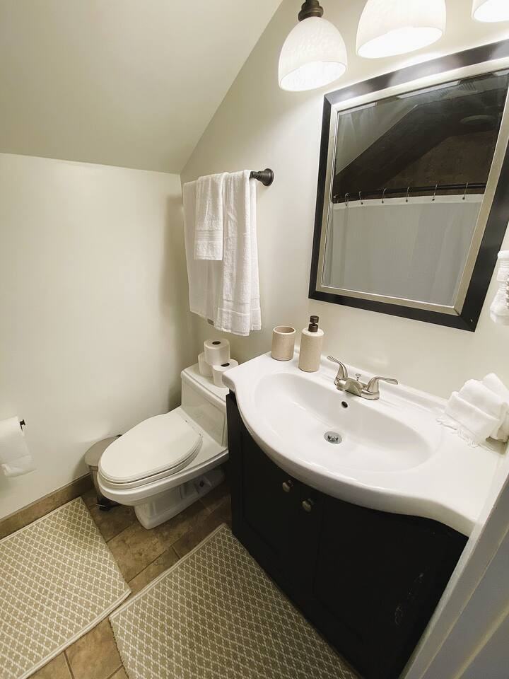 417 N Royal Ave #A - Photo 4 of 11