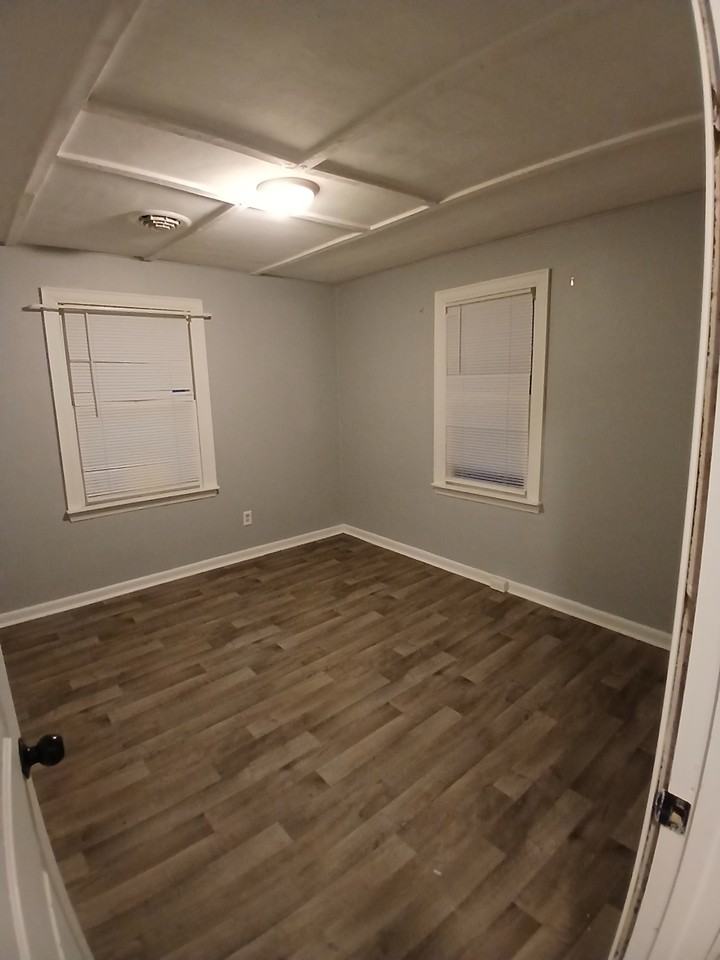 3120 S Monroe St - Photo 4 of 5