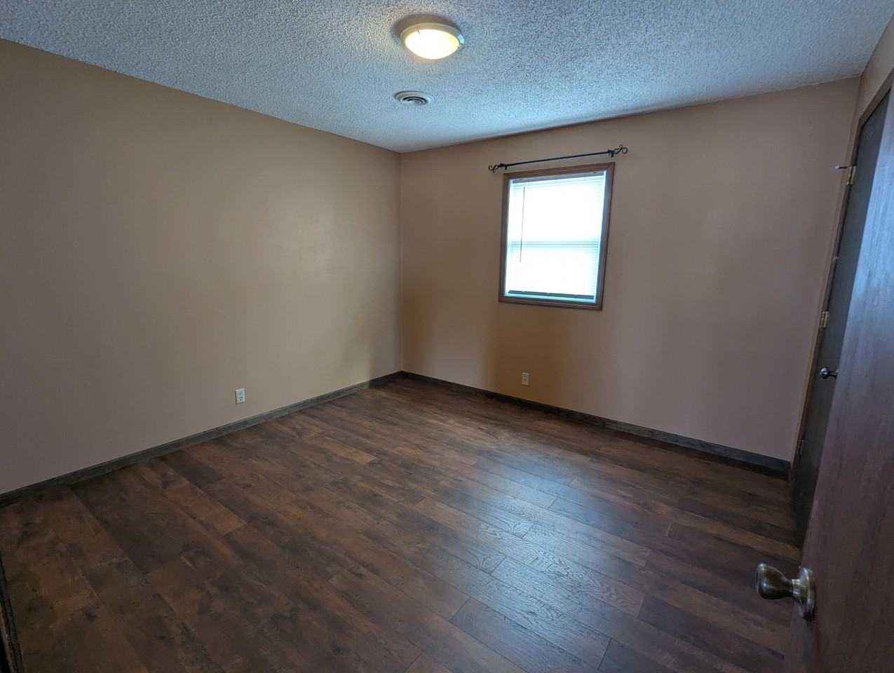 215 N Morrill St - Photo 3 of 17