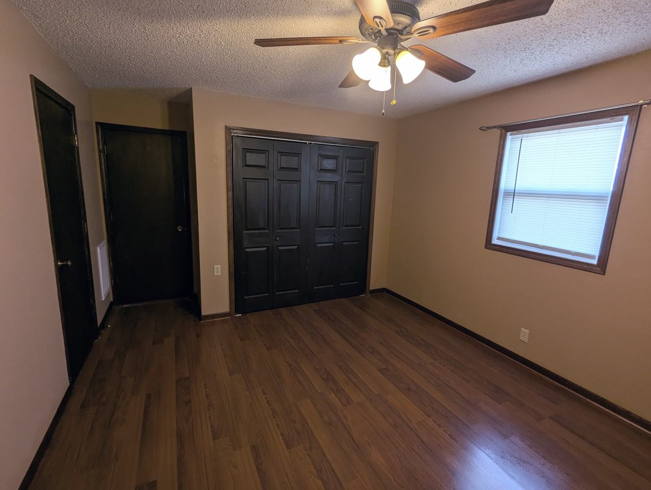 215 N Morrill St - Photo 5 of 17