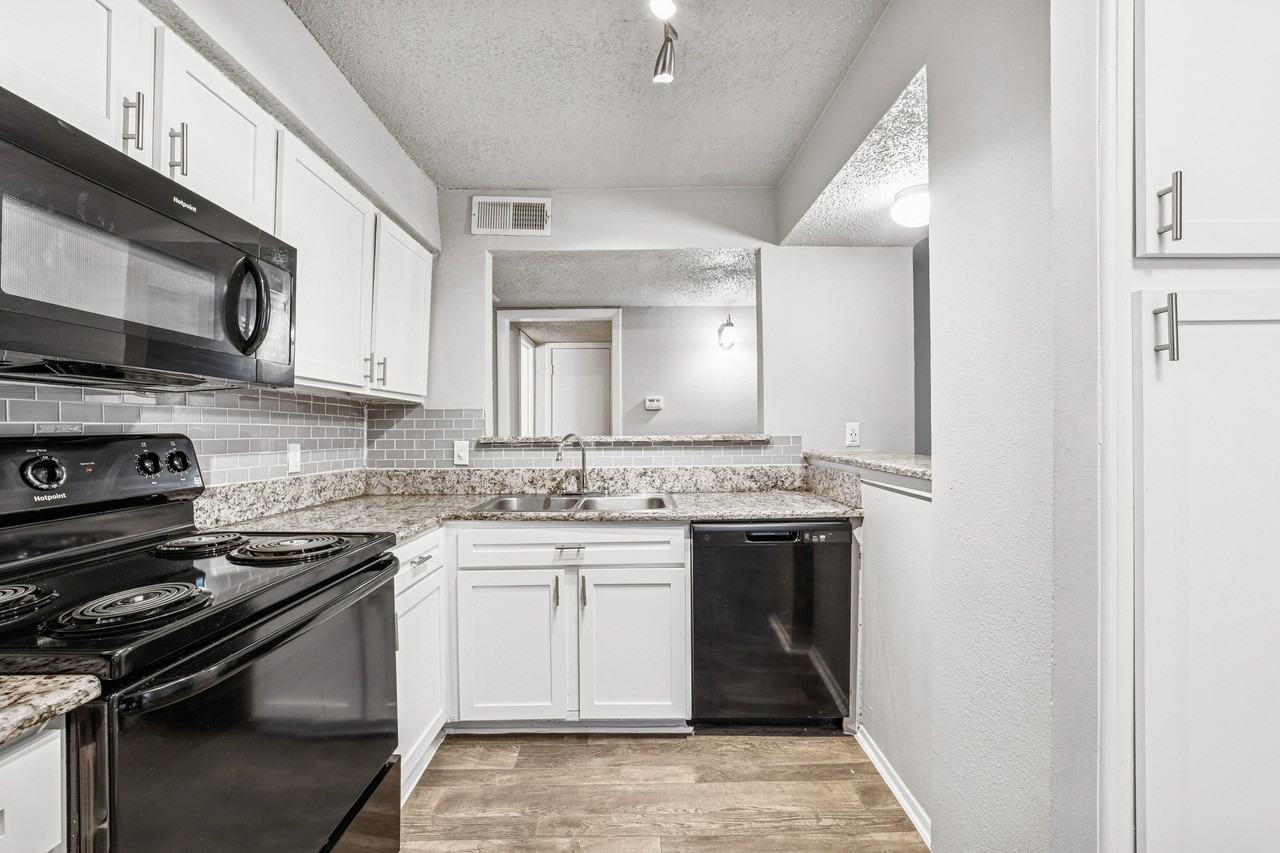 The View at Lake Highlands - Photo 3 of 50